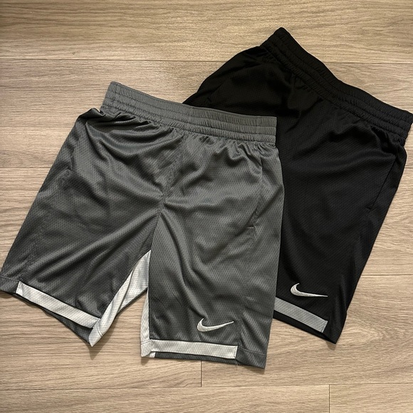NWOT Nike Basketball Shorts Grey and Black Boys, Size M 10-12 - Picture 2 of 4